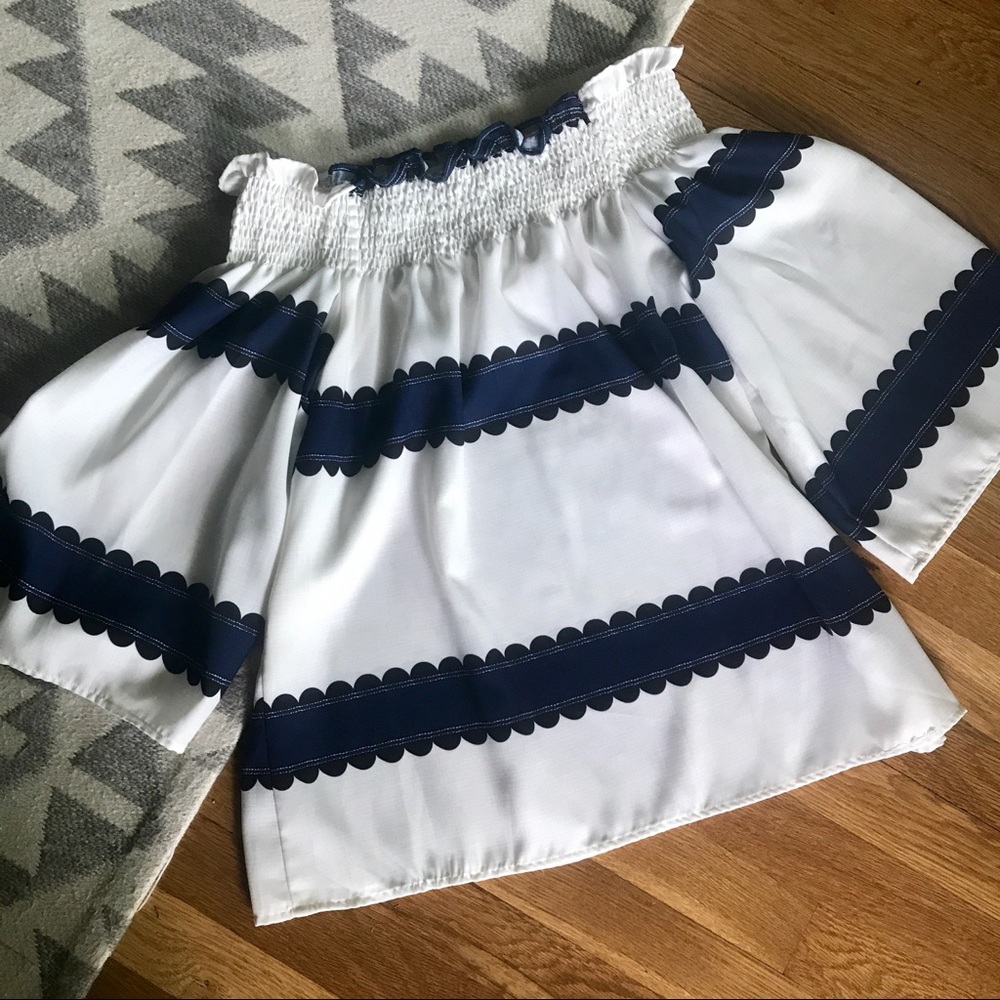 {Boutique} off shoulder summer top